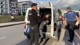 Kız arkadaşlarına laf atan şahıs tarafından bıçaklandı