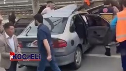 Otomobil bariyerlere çarptı; 4 yaralı