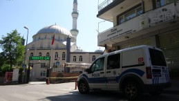 Tartıştığı kişiyi Cami önünde av tüfeğiyle vurdu