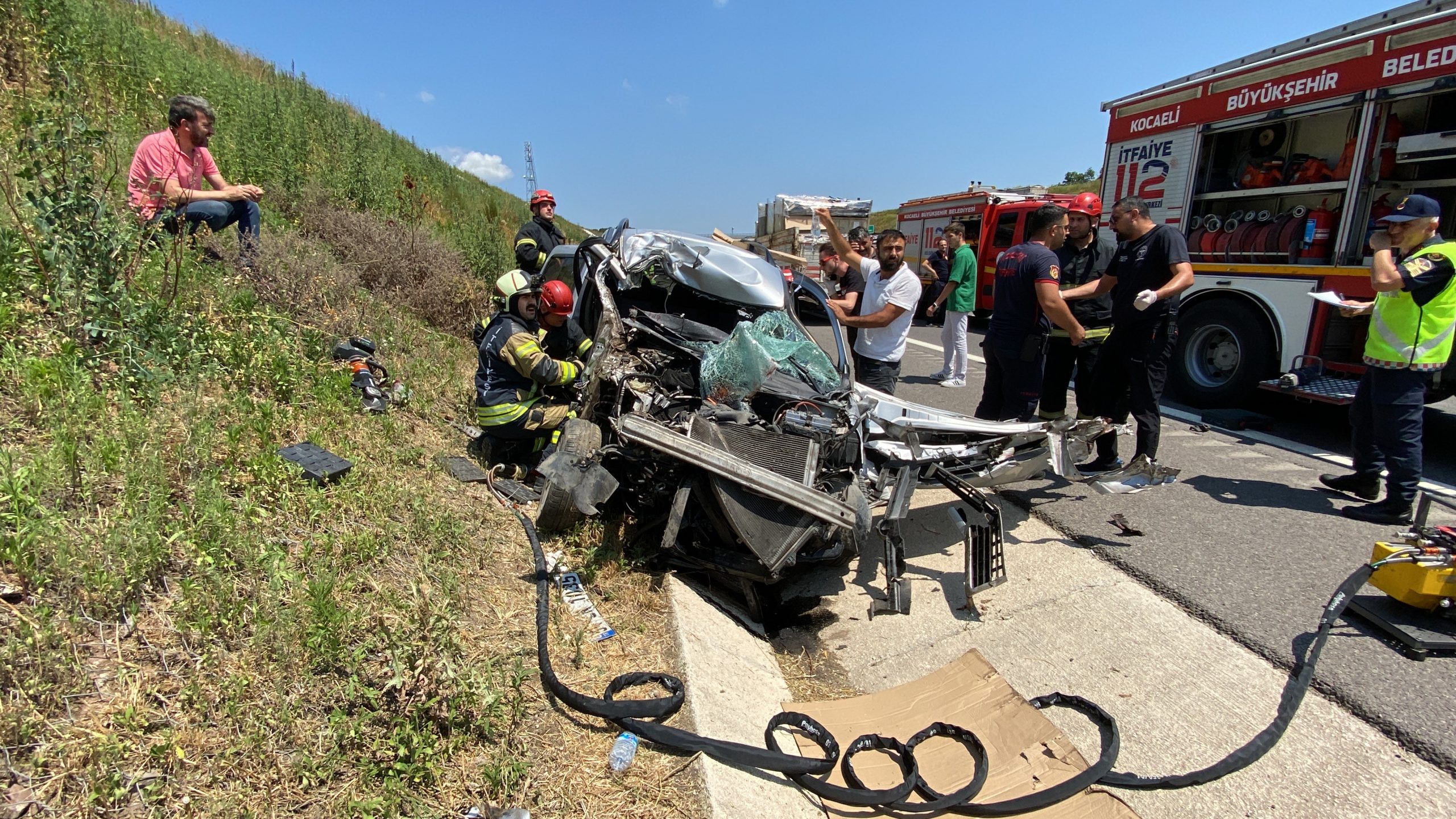 Kuzey Marmara Otoyolu’nda feci kaza: 2’si çocuk 4 yaralı
