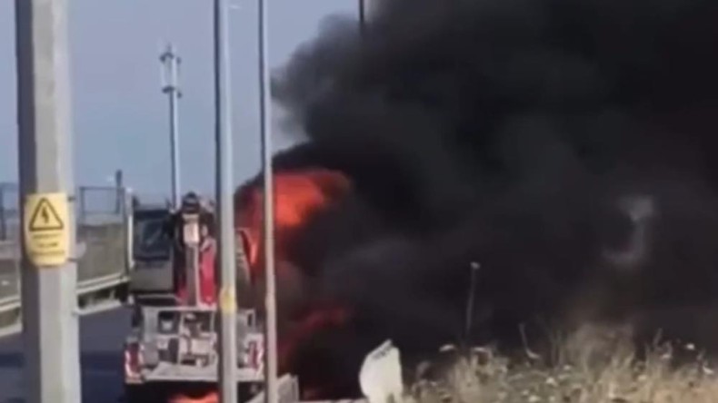 Seyir halindeki vinç alevlere teslim oldu