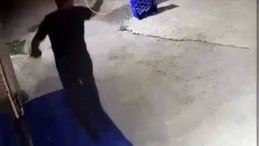 Dehşete düşüren görüntüler; Bir şarjör mermi sıktı