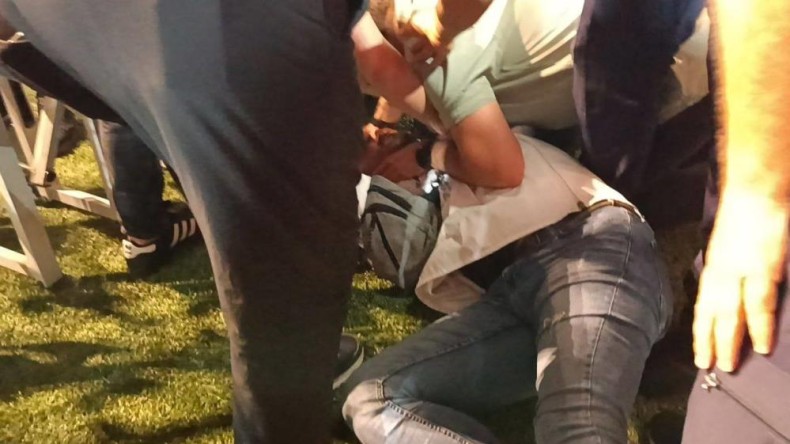 Demet Akalın konserinde kafasına sert cisim geldi, yaralandı