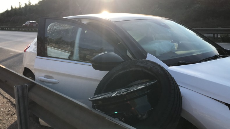 Polisten Kaçarken Kazaya Sebep Oldu