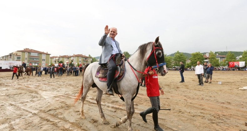 Cirit Şöleni Nefesleri Kesti