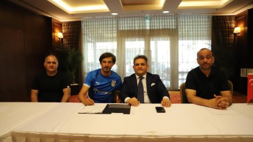 Tecrübeli golcü Mehmet Akyüz Derincespor FK ile imzaladı