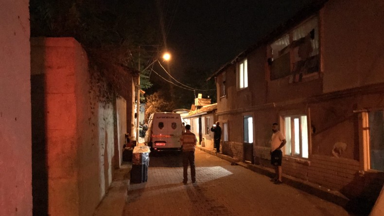 Yoldan hızlı geçme kavgası kanlı bitti: 2 yaralı