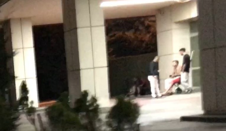 Gece kulübünde başlayan kavga sokağa taştı: 1 kişi bıçaklanarak yaralandı