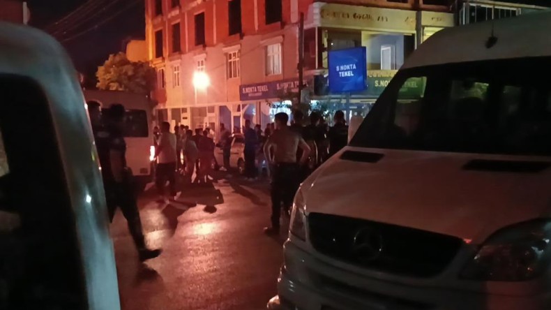 Oğlunu boğularak kaybeden aile o eve saldırdı