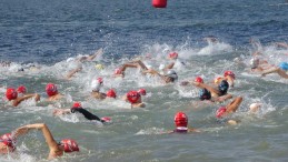 11 ilden 600 sporcu, İzmit Körfezi’nde nefes kesti