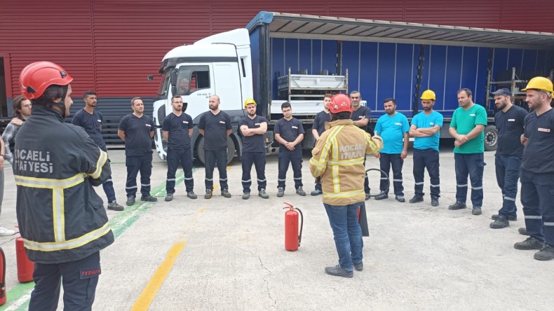 Büyükşehir İtfaiyesi Eğitimlerine Devam Ediyor