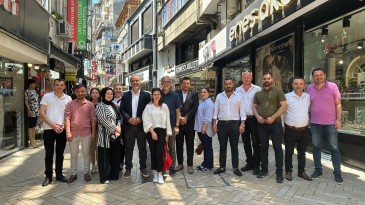 İzmit Belediyesi Yöneticileri Bakırcılar Çarşısı Esnafını Dinledi