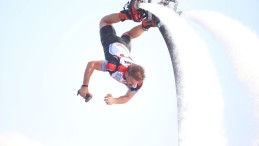 Unutulmaz anlar; Yer çekimine meydan okudu