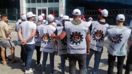 İşten çıkarılan işçilerden eylem