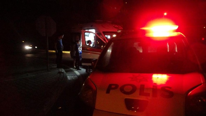 Otomobilde darp ettiği 2 kadını cadde ortasına bırakıp kaçtı