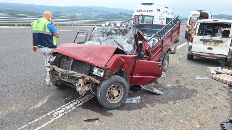 İzmit’te feci kaza: 2’si ağır 6 yaralı