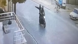 Park halindeki otomobillere kurşun yağmuru