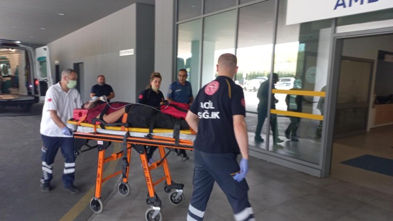 Gemide yalıtım malzemeleri yandı, 10 işçi hastaneye kaldırıldı