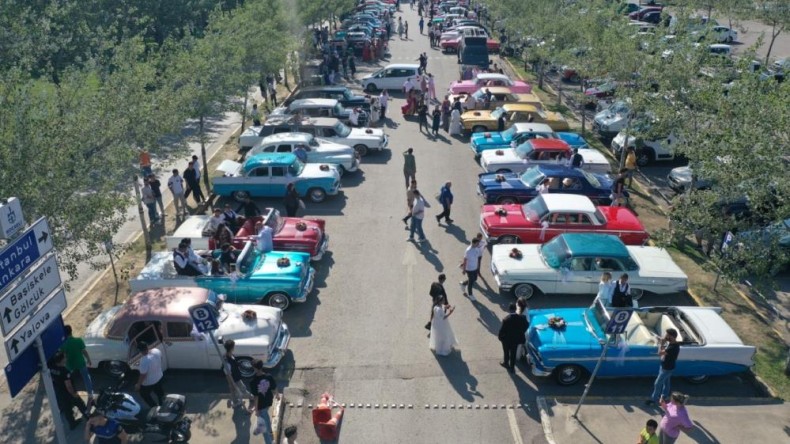 Roman çiftler için düzenlenen toplu nikah töreni renkli anlara sahne oldu