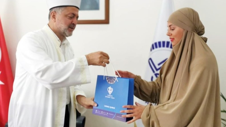 Alman kadın Müslüman oldu