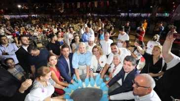 Pişmaniye festivali ünlü geçidine sahne oldu