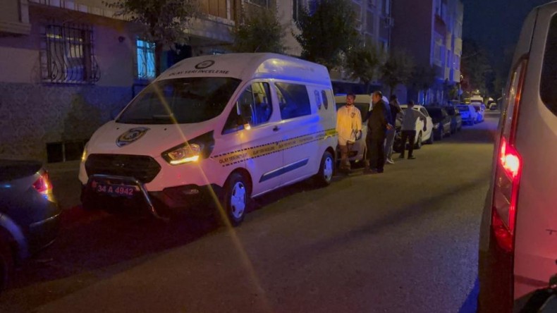 Cinnet geçiren adam önce eşini sonra kendini vurdu