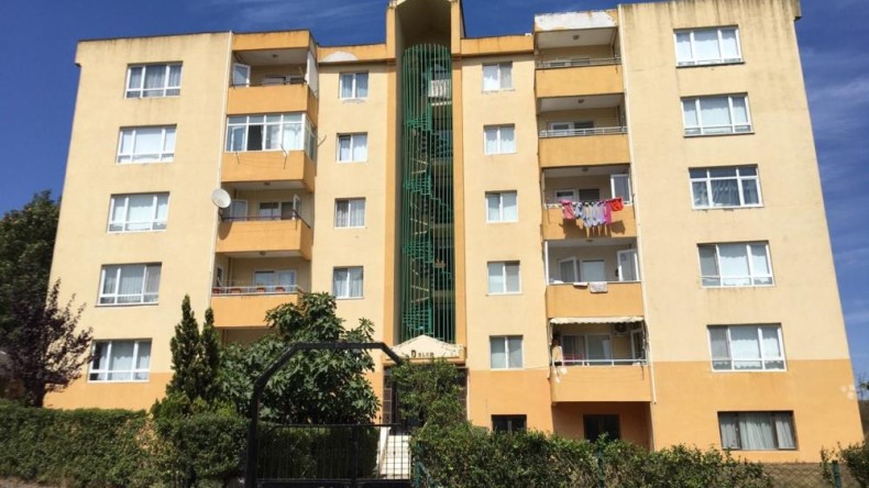 5. kattan düştü; 3 yaşındaki çocuk yaşam mücadelesi veriyor