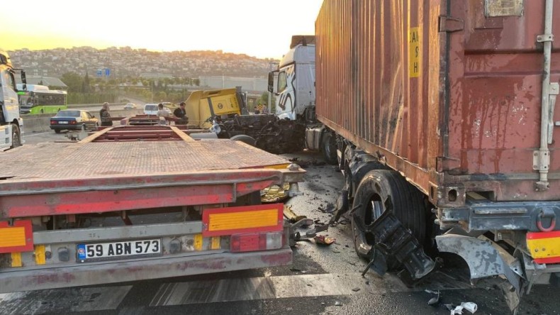 Kocaeli’de korkunç kaza: 1’i ağır 2 yaralı