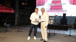 Altın Pişmaniye Yılın Spor Spikeri ödülü Erdoğan Arıkan’ın oldu