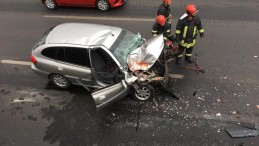 Otomobil iş makinesine arkadan çarptı: 1 kişi ağır yaralandı