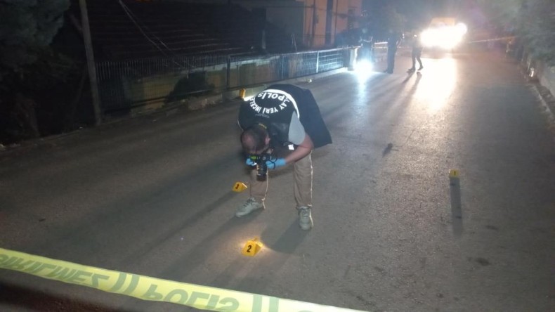 Tartıştığı kişiyi tabancayla vurdu