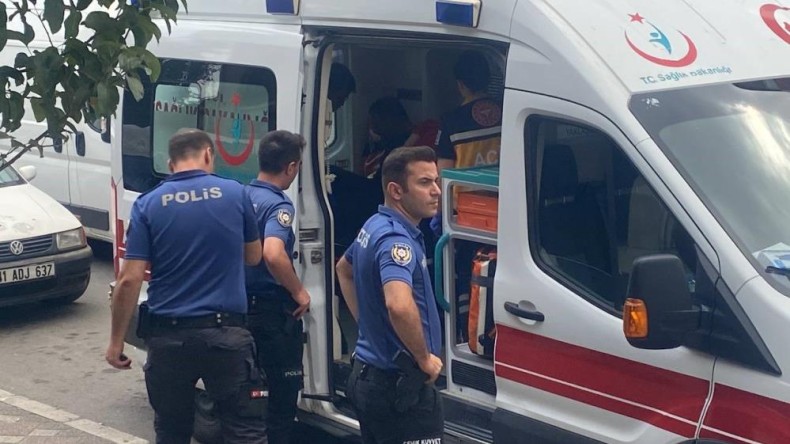 Araç park etme kavgası; Esnafı yaraladı