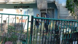 Evinin bahçesinde silahla vuruldu