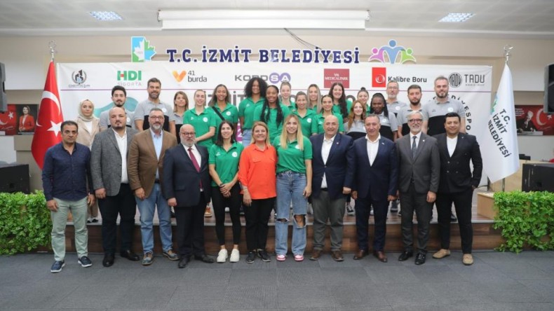 İzmit Belediyespor Kadın Basketbol Takımı’nın yeni kadrosu tanıtıldı