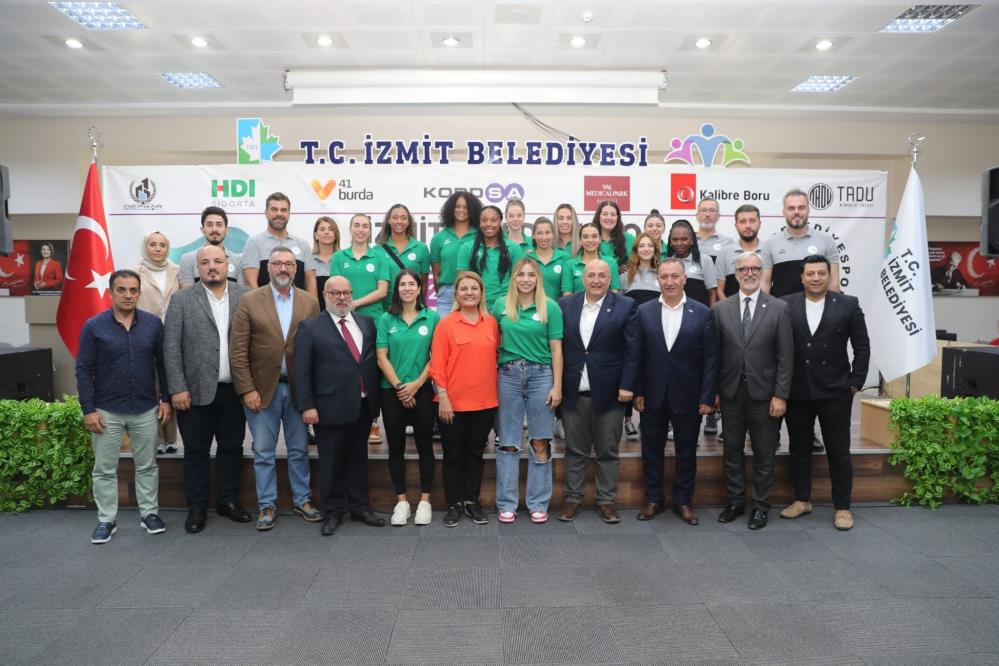 İzmit Belediyespor Kadın Basketbol Takımı’nın yeni kadrosu tanıtıldı
