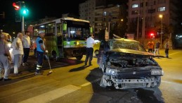 Halk otobüsü ile otomobil çarpıştı: 1 ağır yaralı