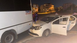 Otomobil ile servis minibüsü çarpıştı: 1 yaralı