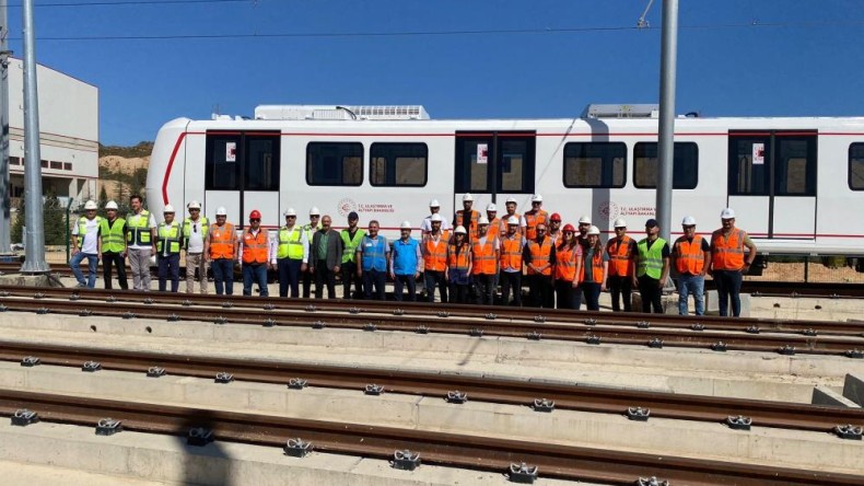 Yerli ve milli sürücüsüz vagon raylara indi