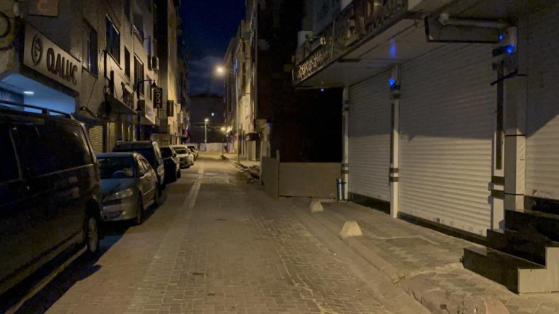 Mağazaya silahlı saldırı: Ölü ve yaralı var