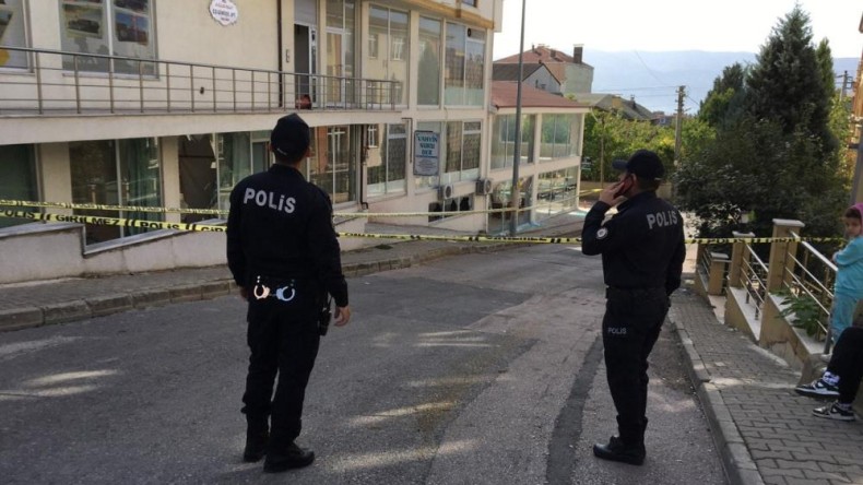 Patlamanın olduğu sokakta incelemeler yapıldı