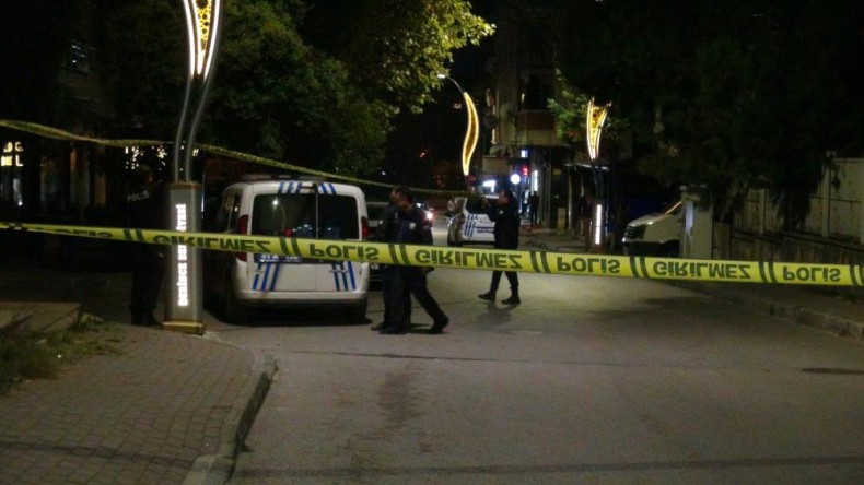 Şüpheli çanta paniği: Polis alarma geçti