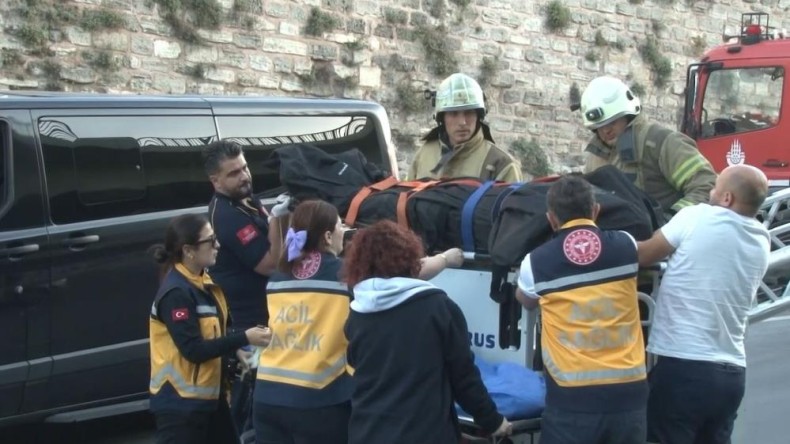 Tarihi surlarda erkek cesedi bulundu