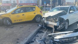Bir saat arayla aynı yerde 2 kaza: 2’si çocuk 4 yaralı