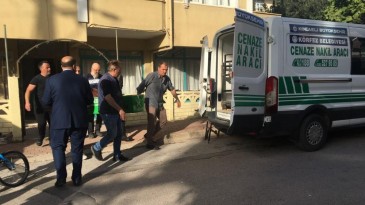 İtfaiye ekipleri yaşlı adamı evinde ölü buldu