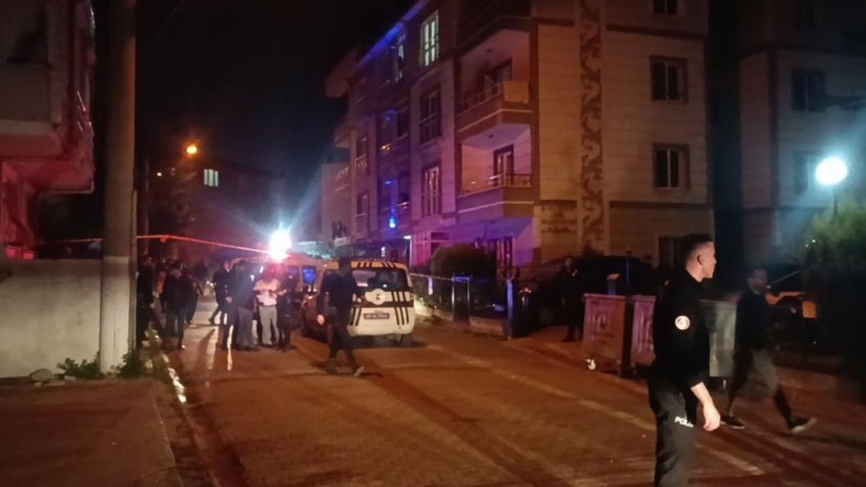 Büyük kavga: 3 kişi bıçaklandı, 1 kişi kalp krizi geçirdi