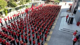 580 öğrenciden 100. yıla özel koreografi