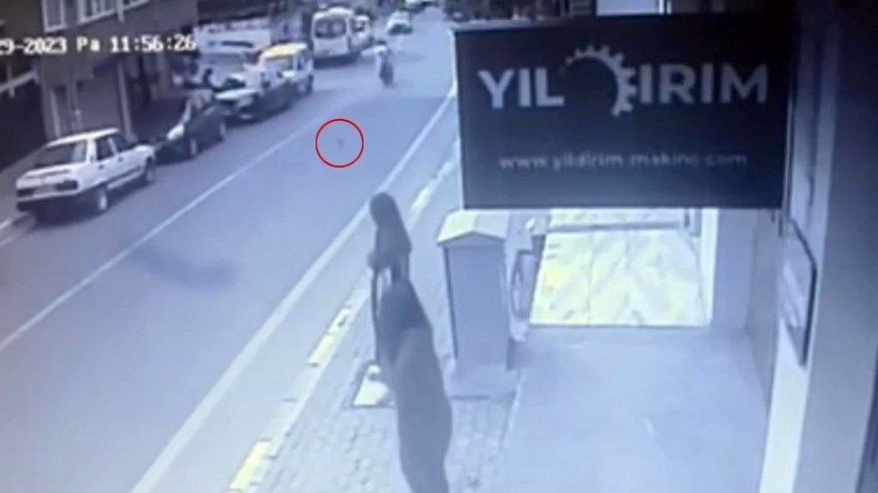 Parke taşı atıldı isabet etmedi: Motosikletten düşen çocuk yaşamını yitirdi