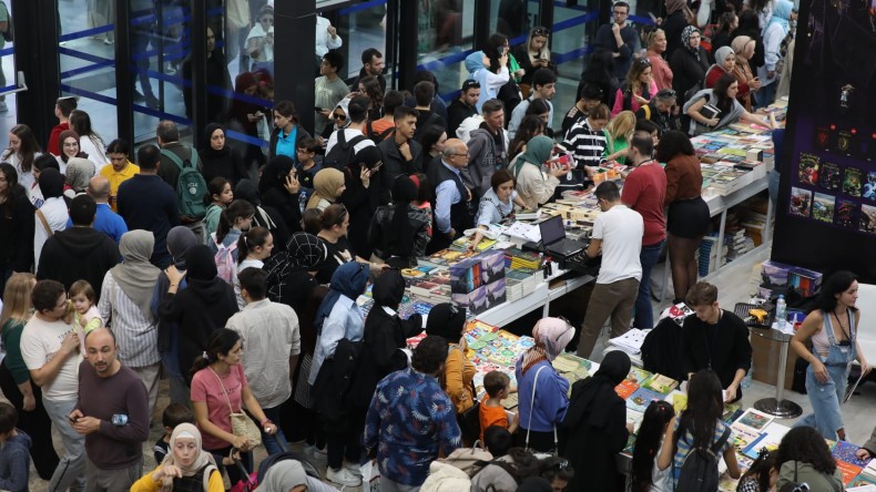 Kocaeli Kitap Fuarı, rekor bir ziyaretçiyle kapılarını kapattı