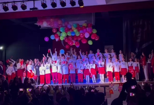 Özel Seymen Eğitim Kurumları Darıca Ayşe Seymen Yerleşkesi’nde 100. yıl coşkusu