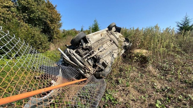 Kontrolden çıkan araç takla attı: Yaralılar var